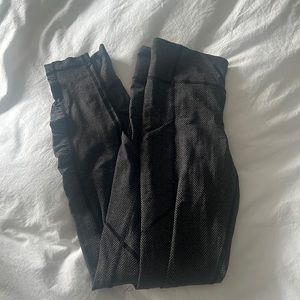Lulu lemon size 4 leggings.